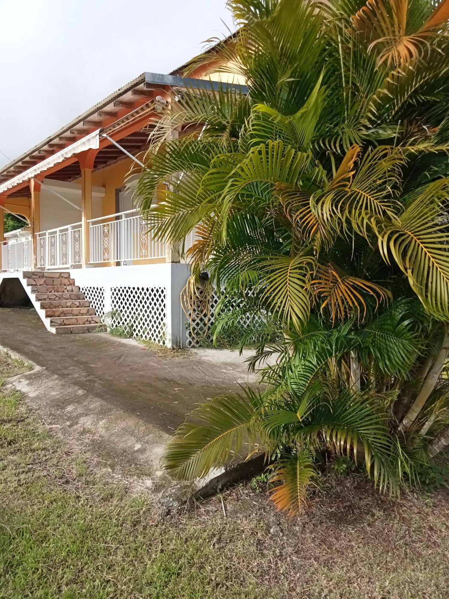 Villa Grandes pièces Petit-Bourg Extérieur photo